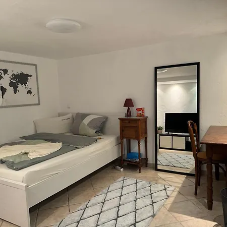 Ferienwohnung Souterrain Whg Im Einfamilienhaus -Zentral In Frankfurt