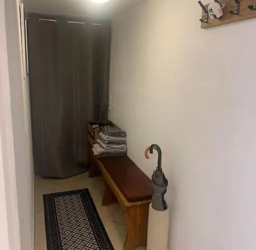 Apartament Souterrain Whg Im Einfamilienhaus -zentral In Frankfurt