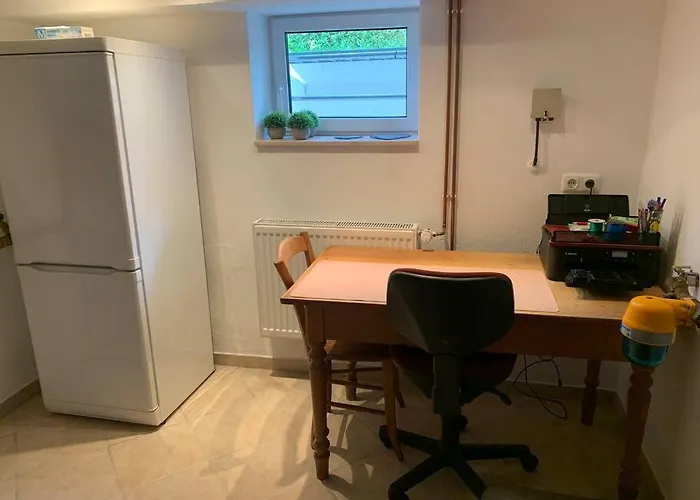 Apartament Souterrain Whg Im Einfamilienhaus -zentral In Frankfurt *