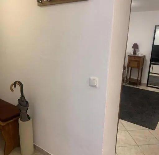 Souterrain Whg Im Einfamilienhaus -zentral In Frankfurt *