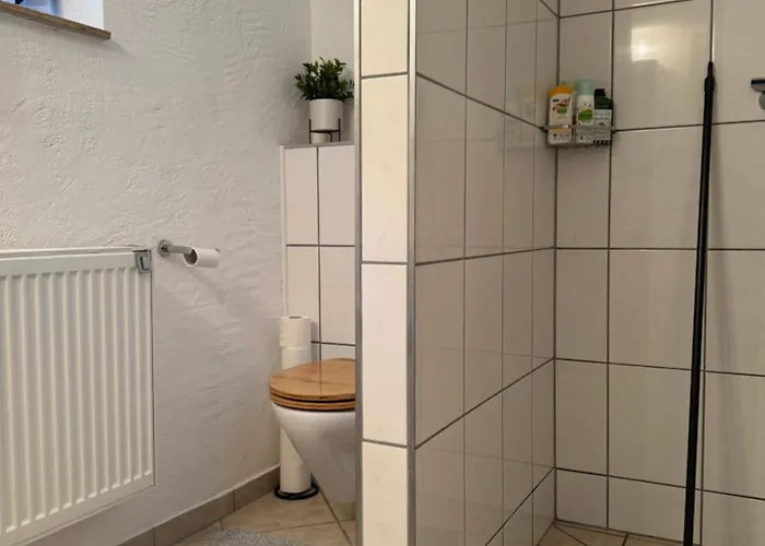 Souterrain Whg Im Einfamilienhaus -zentral In Frankfurt *